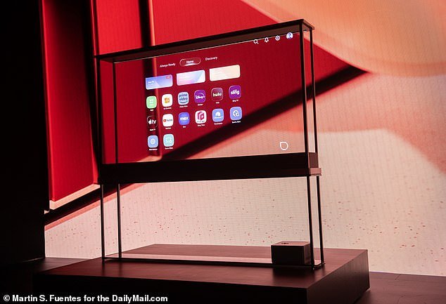 LG unveiled the 77-inch wireless display on stage during a press conference on Monday morning