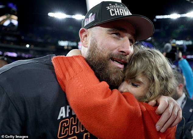 The actress was there to support her friend Taylor Swift, who was there to cheer on her friend Travis Kelce, who plays for the Kansas City Chiefs.
