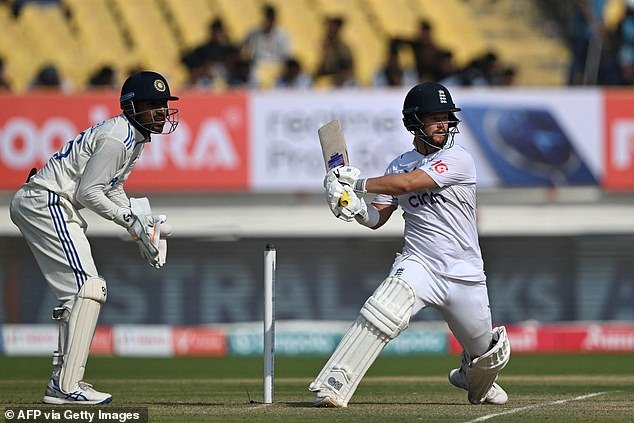 Duckett took the fight to India on day two after the home side posted a total of 445