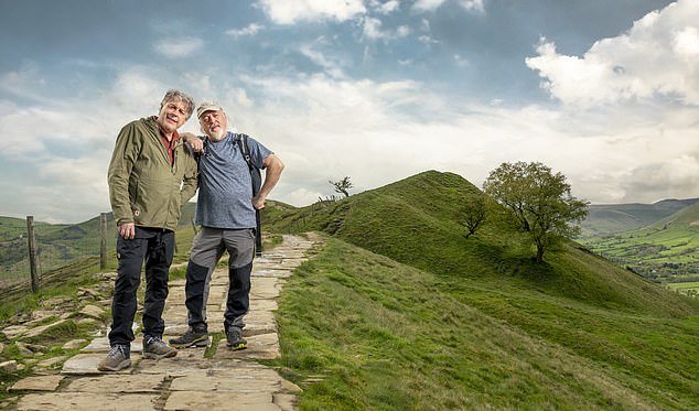 Bill Bailey and old friend Alan Davies took a leisurely stroll between pubs in the Peak District