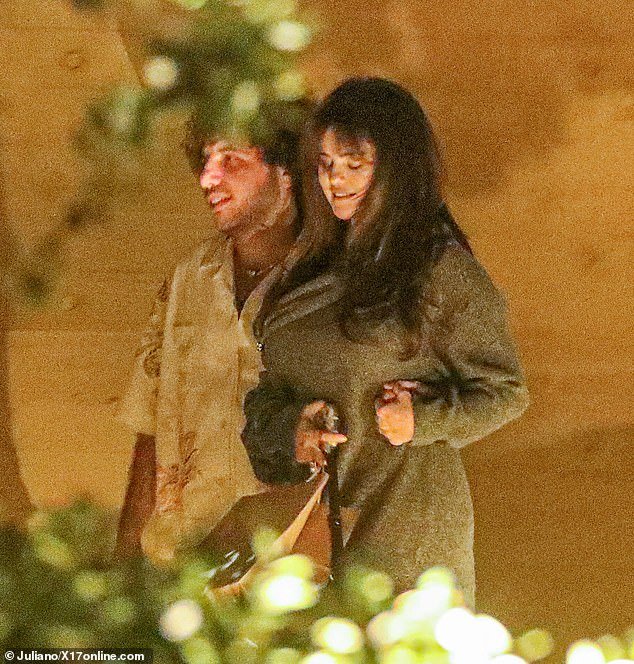 The singer, 31, and the music producer, 35, were spotted packing on the PDA after dining at famed Malibu hotspot Nobu.