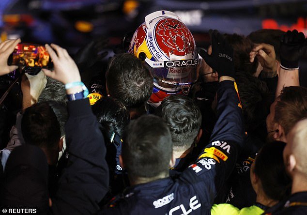 1709399843 975 Max Verstappen cruises to victory at the F1 season opener