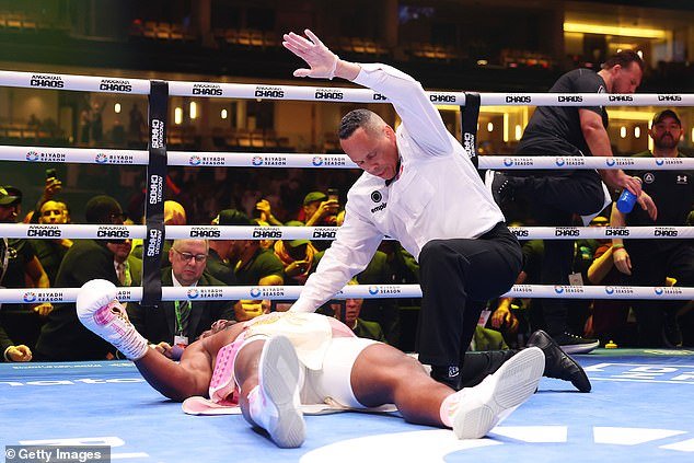 1709945727 500 Anthony Joshua knocks out Francis Ngannou in the SECOND ROUND