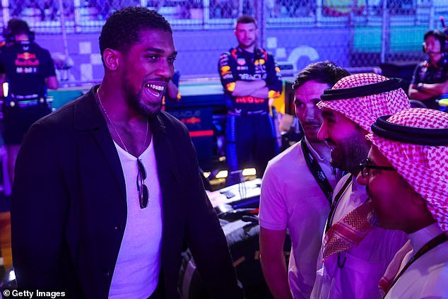 Anthony Joshua was a guest at Alpine for a day after his second round victory over Francis Ngannou
