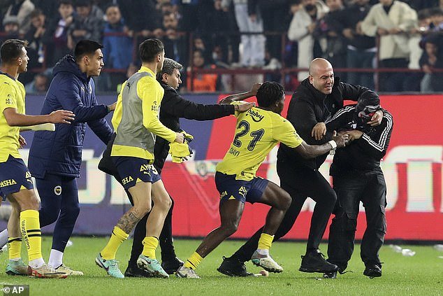 Tensions were already high before Trabzonspor fans stormed the pitch and attacked players