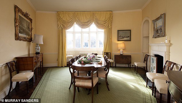The private dining room, decorated in spring green tones and later renamed the Sir Robert Menzies Room after the Queen Mother's predecessor