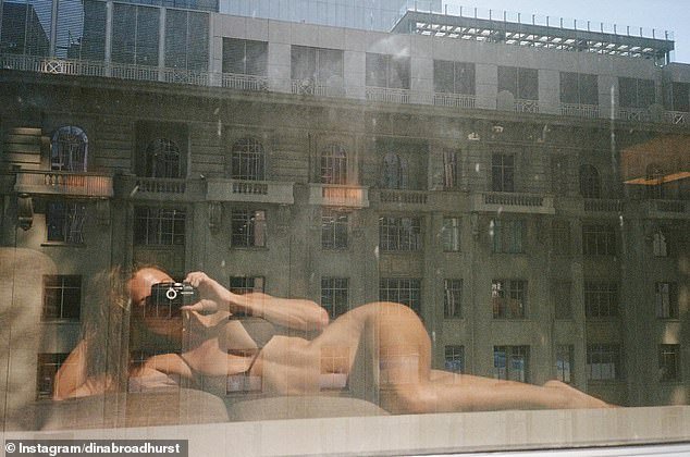 1711105853 233 Nude artist Dina Broadhurst shows off her incredible physique as