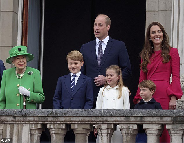 Prince George, Prince William, Princess Charlotte, Prince Louis and Kate on the balcony of Buckingham Palace next to the late Queen Elizabeth II on June 5, 2022
