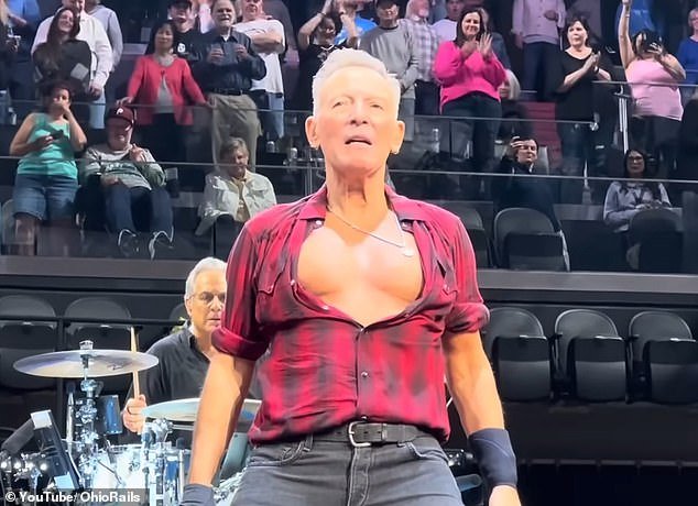 Bruce Springsteen hit a bum during a recent show in Phoenix, with stunned fans saying he looked more like actress Tilda Swinton or soccer sister Megan Rapinoe.