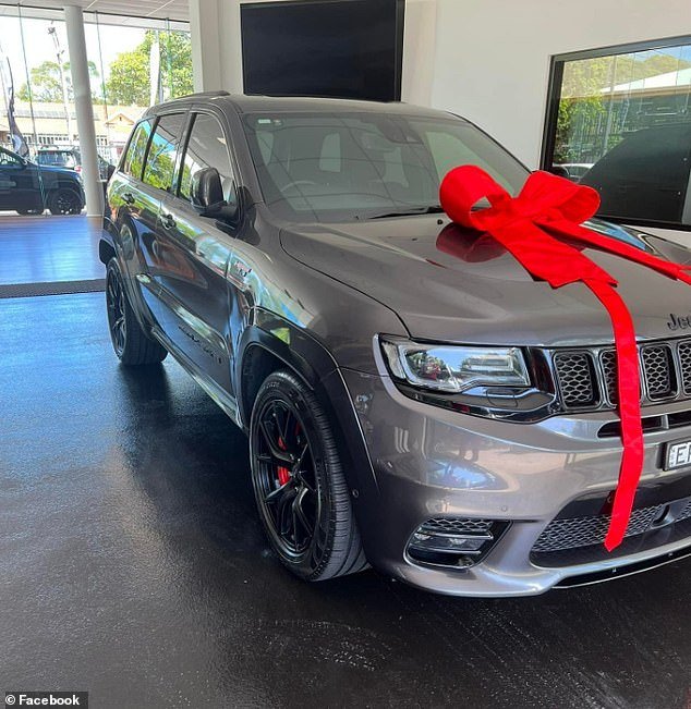 Manser bought a new Jeep Cherokee in 2022 and uploaded a photo for his Facebook followers (photo)