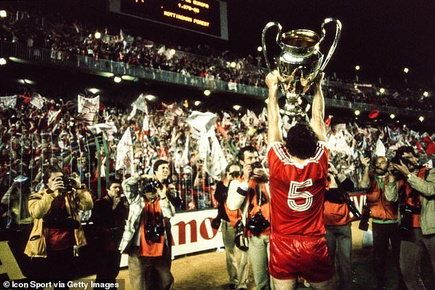 Lloyd wins his second European Cup after Forest beat Hamburg in the 1980 final