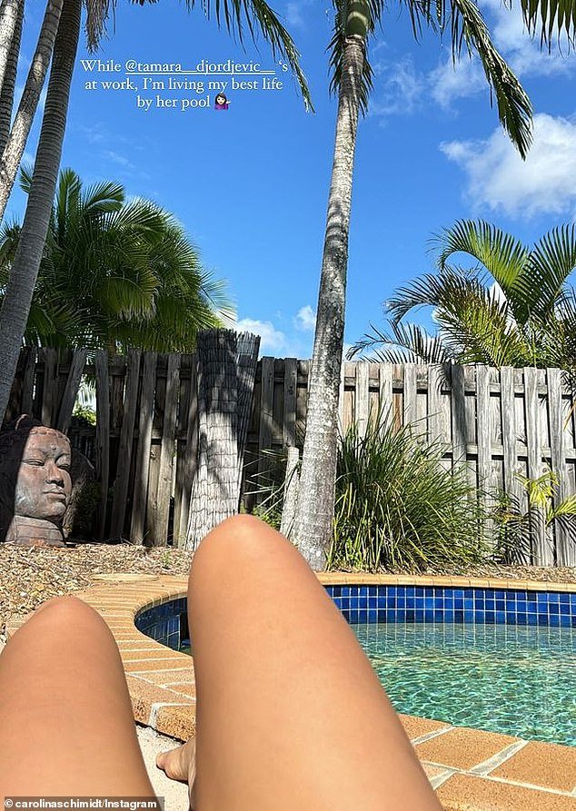 Carolina also shared a photo of her bare legs while sunbathing in her best friend Tamara's backyard, writing that she was living her 