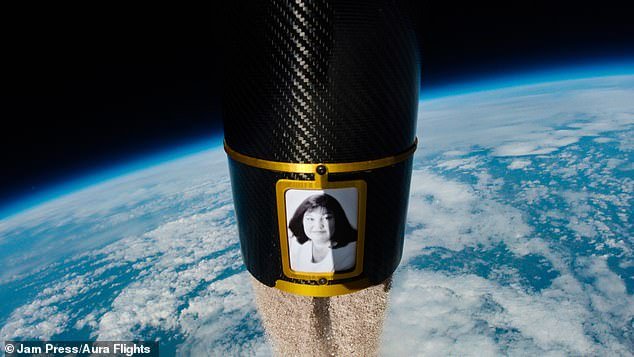 Elizabeth and Chloe's ashes traveled more than 100,000 feet above Earth in January 2023 in a scattering craft lifted by a specialized stratospheric balloon