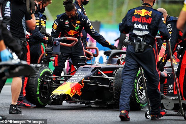 Stevenson helped repair Verstappen's car after he crashed on the formation lap of the 2020 Hungarian Grand Prix, before securing a podium finish