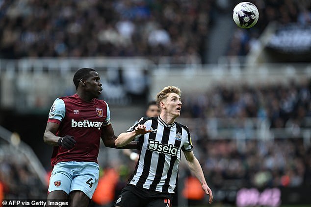 Hammers captain failed to take control as West Ham's defense fell apart in the second half