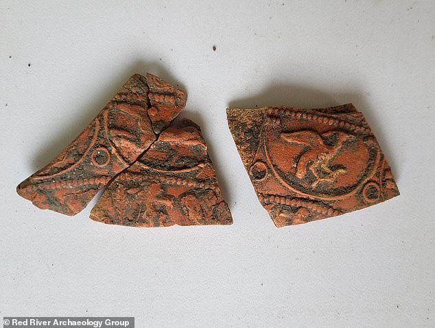 There were also suspected fragments of Samian pottery, also known as ¿terra sigillata¿, the fine tableware of Roman Britain