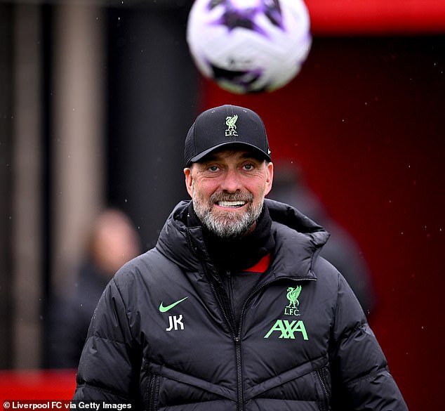 His team travels to Liverpool, where De Zerbi is touted as a possible replacement for Jürgen Klopp