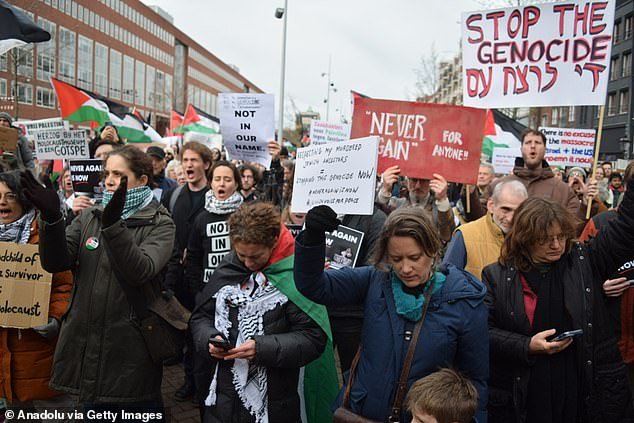 Pro-Palestinian activists have organized a large demonstration outside the National Holocaust Museum in Amsterdam
