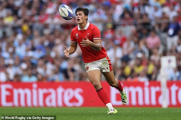 Chiefs fans are excited about the impending arrival of former Wales rugby star Louis Rees-Zammit