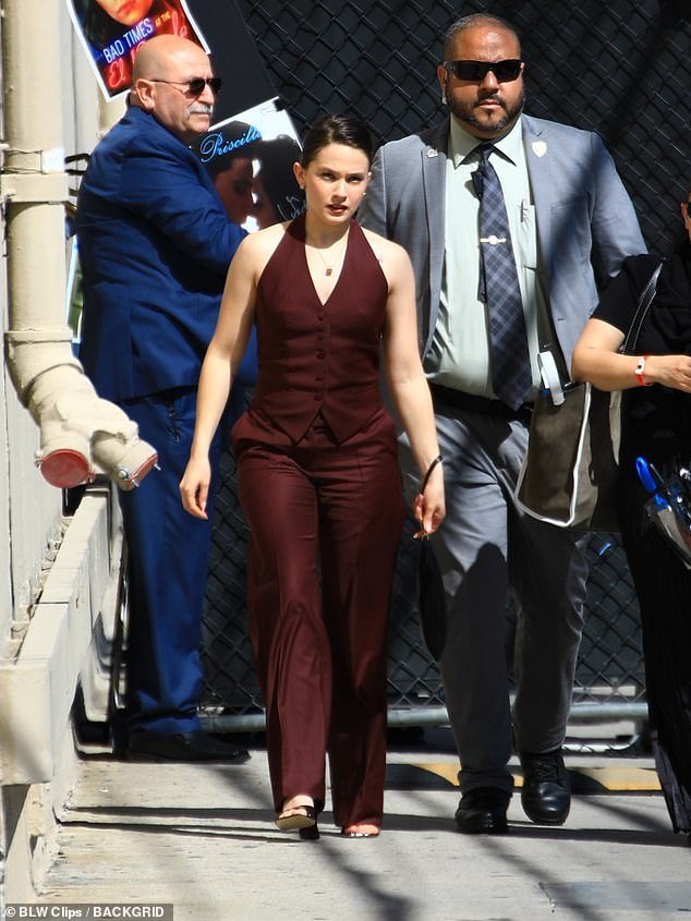 The actress stepped out in a stylish and sleeveless maroon vest, with a gold chain dangling from her neck.