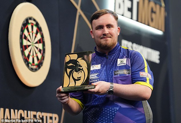 The Premier League Darts newcomer previously won the past two evenings in Belfast and Manchester (photo)