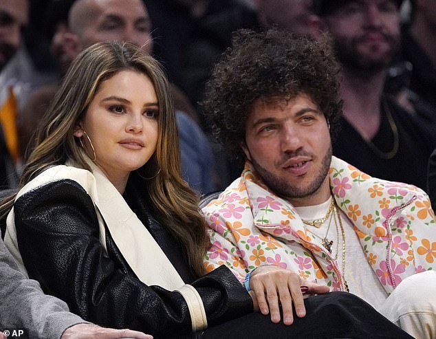The couple enjoyed a Lakers game on the court in early January