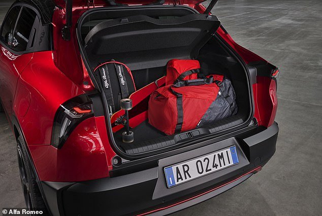 The electric Junior promises to be practical for a small car: with a loading capacity of 400 liters, the trunk is the largest of all EVs in its class
