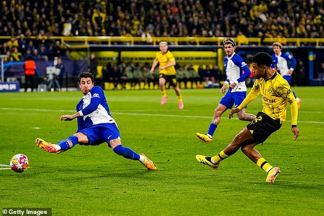 Ian Maatsen doubled the lead and put Dortmund ahead in a thriller