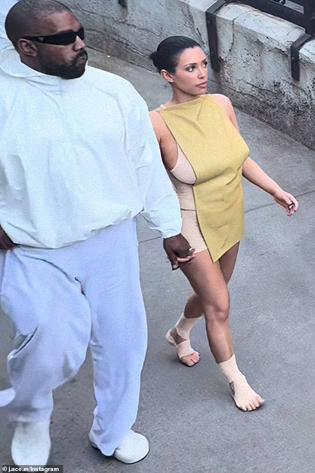 Bianca wore a beige bodysuit draped with a light brown flap, and she went barefoot with only bandages on her feet and ankles.