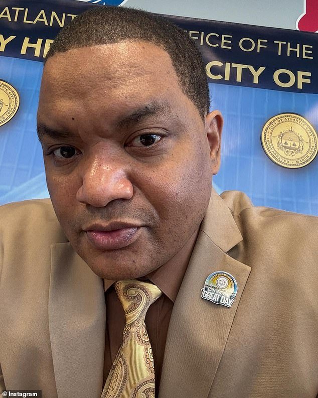 After being accused of endangering his daughter's well-being, Smalls took to social media to share a close-up selfie, with several hashtags including #unbothered and #2sides