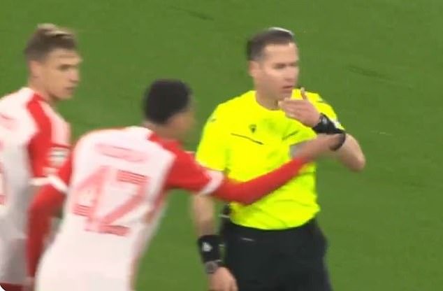 The Bayern players protested, but the referee withdrew it and let them take the throw again