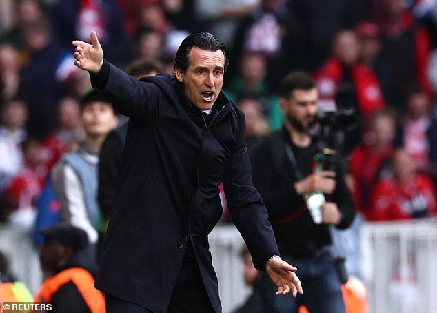 Unai Emery called his Aston Villa goalkeeper the best in the world after his performance