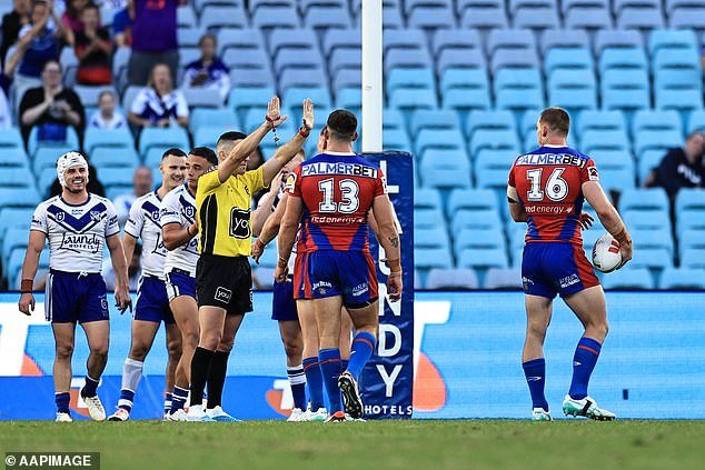 Hetherington was sacked earlier in the game and the Bulldogs' hooker taunted him