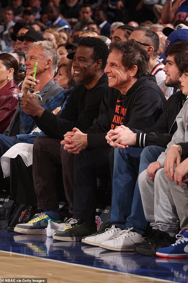 Actor Ben Stiller and comedian Chris Rock appeared cheerful as they chatted during the game