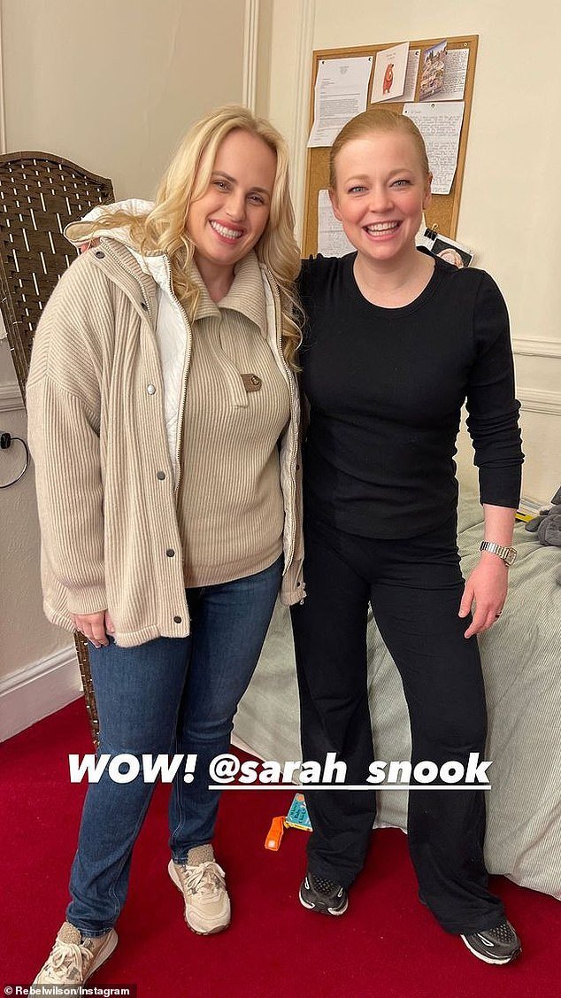 Posting a photo on Instagram, Rebel shared a photo of the two actors posing arm in arm in what appeared to be Sarah's dressing room.