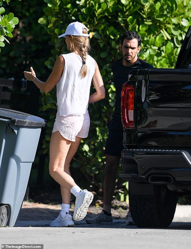 Gisele was spotted earlier today with partner Joaquim Valente