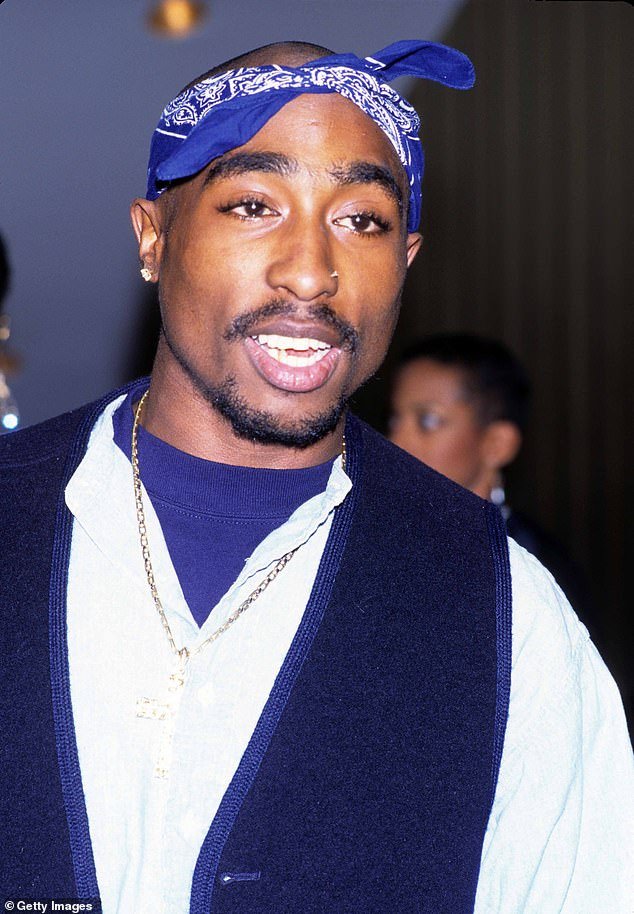 The song uses artificial intelligence to mimic the voices of both Tupac and Snoop Dogg;  Tupac pictured in 1996