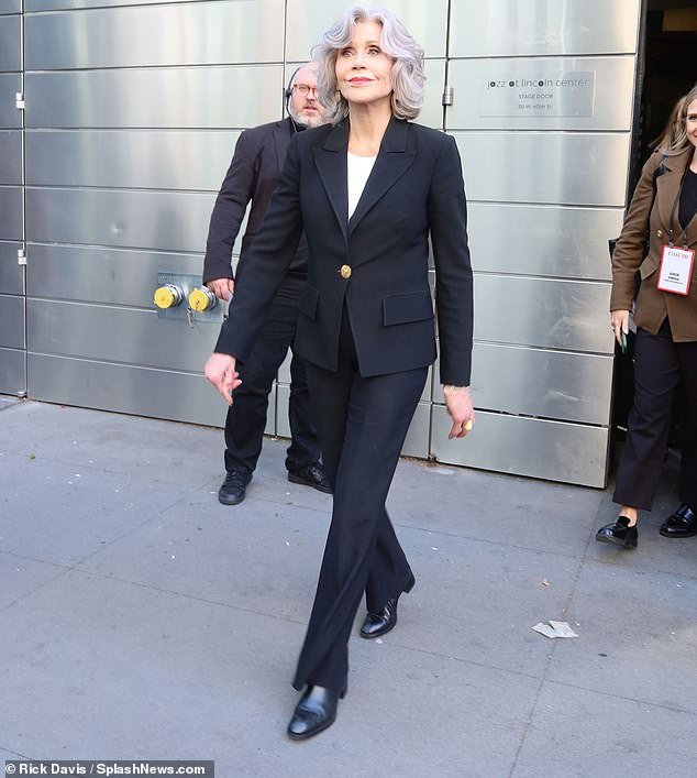 The Barefoot In The Park actress struck a few poses as she arrived at Lincoln Center where the festivities were held