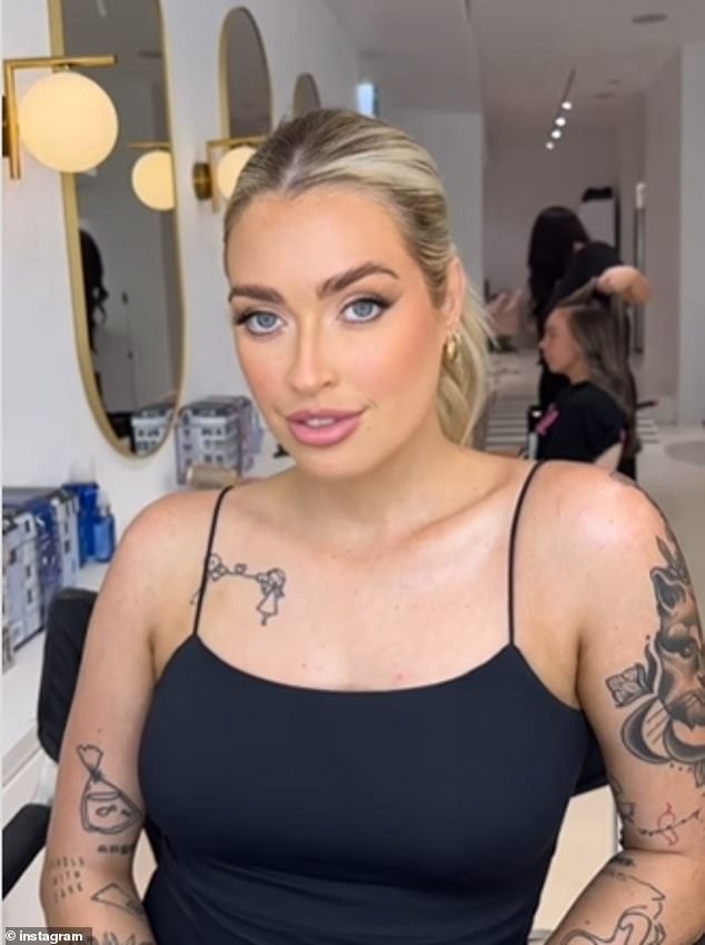 After disappearing from the spotlight, Emma has resurfaced on Instagram in a video (photo) shared by make-up artist Laura Kimber, with fans urging her to return to her life as an influencer.