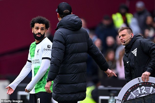 Salah and Klopp were involved in a public confrontation before the substitution took place