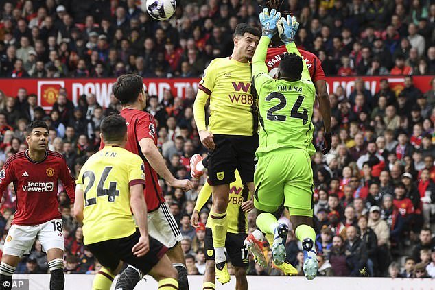 1714238323 167 Manchester United fans SLAM Andre Onana after he gave away