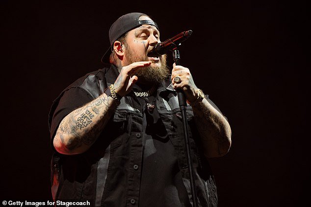 The CMT Award winner explained why he retired from social media.  'It wasn't just bullying (about his weight) that was the cause.  It was not just the toxicity of social media, but also its addiction,” he said.  “I was too busy to waste hours of my life scrolling,” he said.