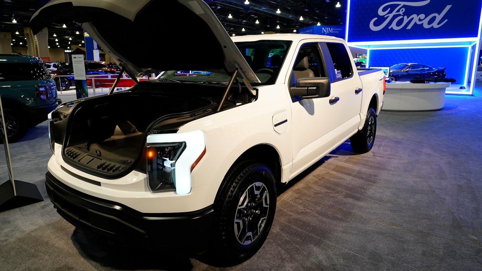 Ford To Delay Production Of New Electric Pickup And Large SUV As US EV Sales Growth Slows
