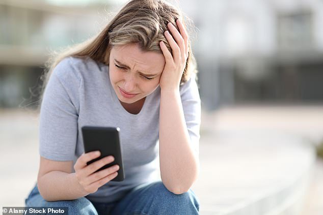 Previous studies found a negative link between mental well-being and social media use, but researchers say this often had a female bias and a focus on younger adults
