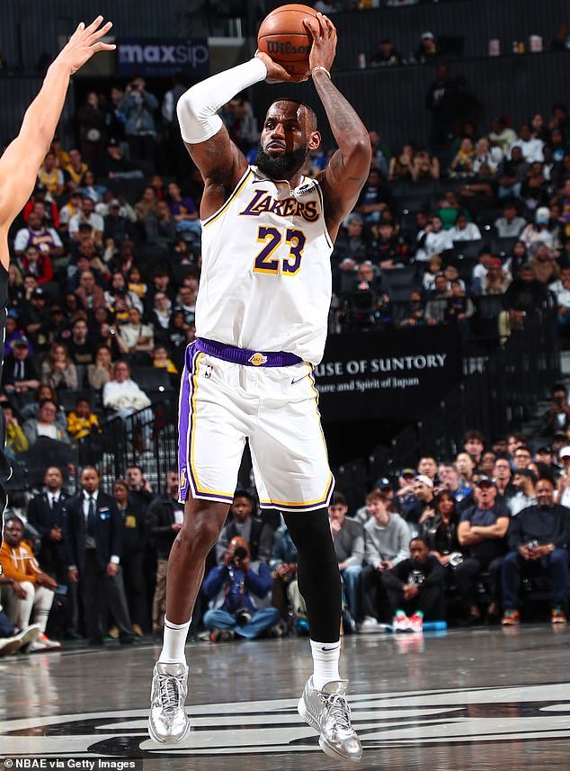 The Lakers superstar dropped 40 points, including 9 of 10 three-pointers, at Barclays Arena