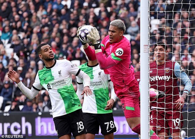 Alphonse Areola fell to the ground after receiving a cross before rolling the ball out