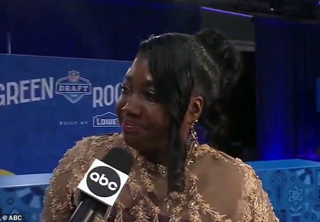 Sondra Thomas gave an extremely dry answer when he was on national television during the draft