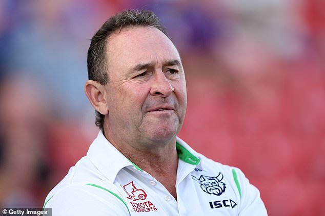Canberra Raiders coach Ricky Stuart has washed down suggestions of a feud with Gold Coast Titans counterpart Des Hasler