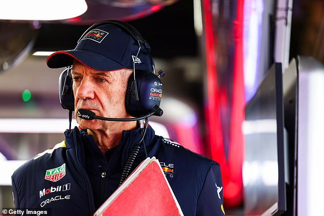 Red Bull's technical director Adrian Newey has reportedly told the team he wants to leave