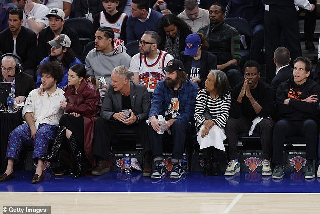 Selena Gomez put on a lovey-dovey performance with her boyfriend Benny Blanco as they attended the New York Knicks vs. Philadelphia 76ers game at Madison Square Garden